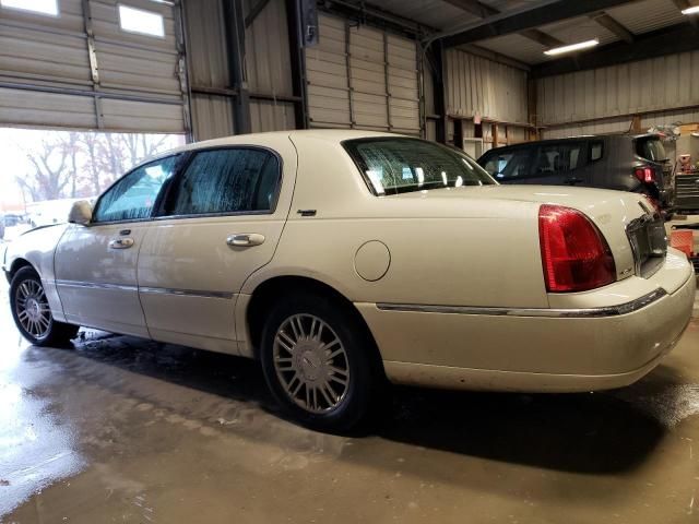 2006 Lincoln Town Car Signature Limited