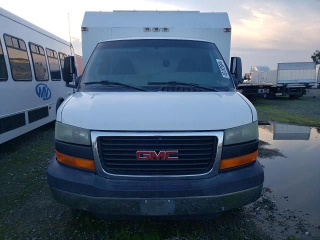 2004 GMC Savana Cutaway G3500