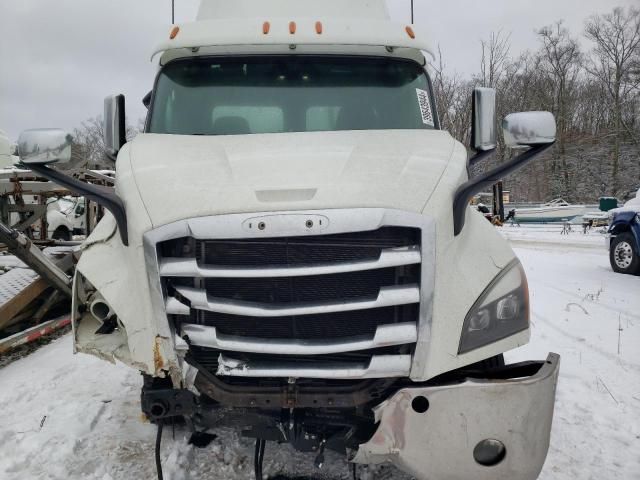 2020 Freightliner Cascadia 116