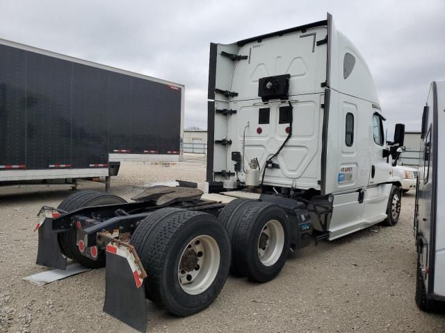 2016 Freightliner Cascadia 125