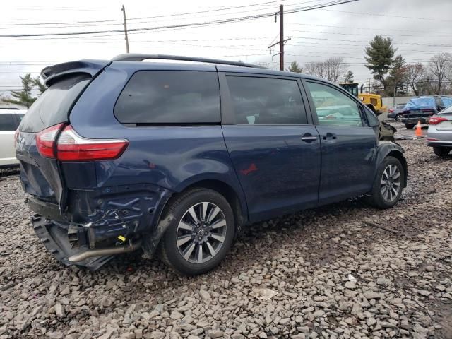 2018 Toyota Sienna XLE