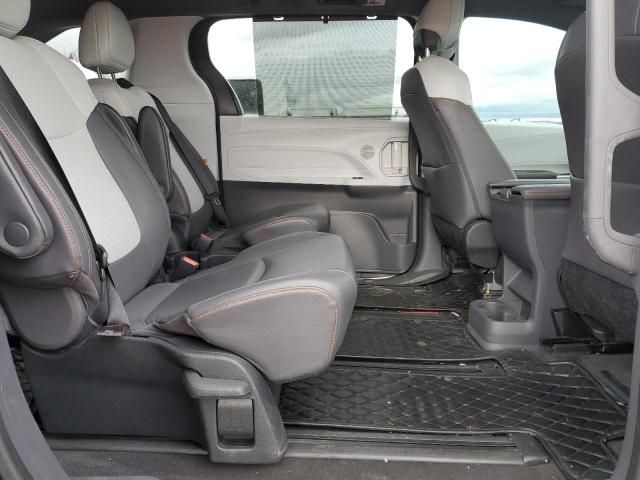 2022 Toyota Sienna XSE