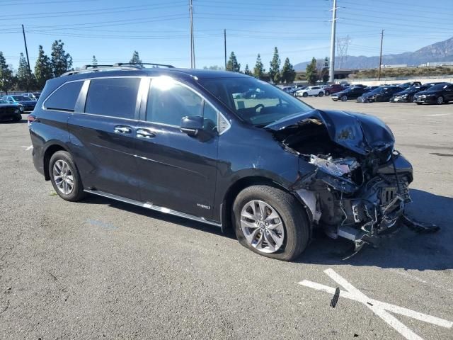 2021 Toyota Sienna XLE