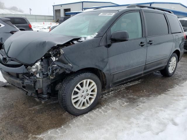 2010 Toyota Sienna XLE