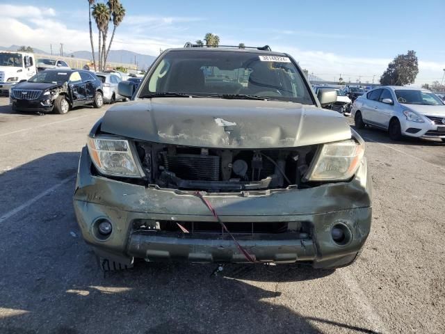 2005 Nissan Pathfinder LE