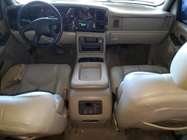 2004 Chevrolet Suburban C1500