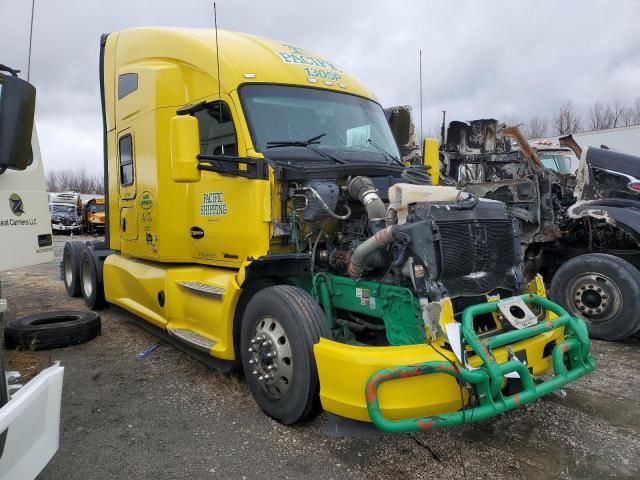 2022 Kenworth Construction T680