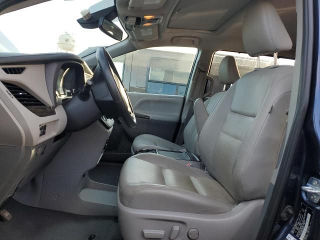 2020 Toyota Sienna XLE