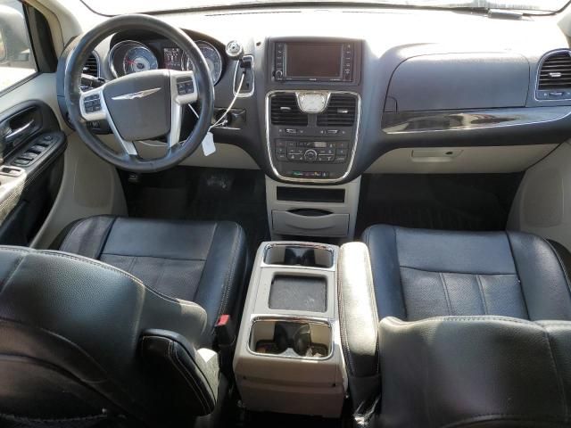 2013 Chrysler Town & Country Touring L