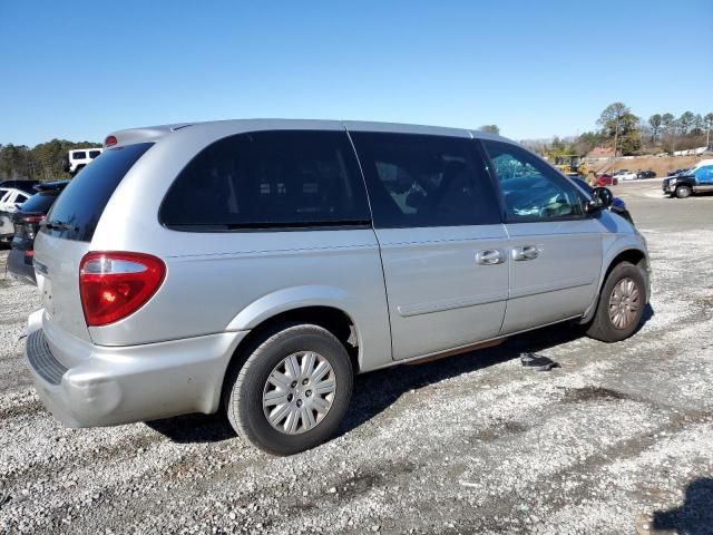 2005 Chrysler Town & Country LX