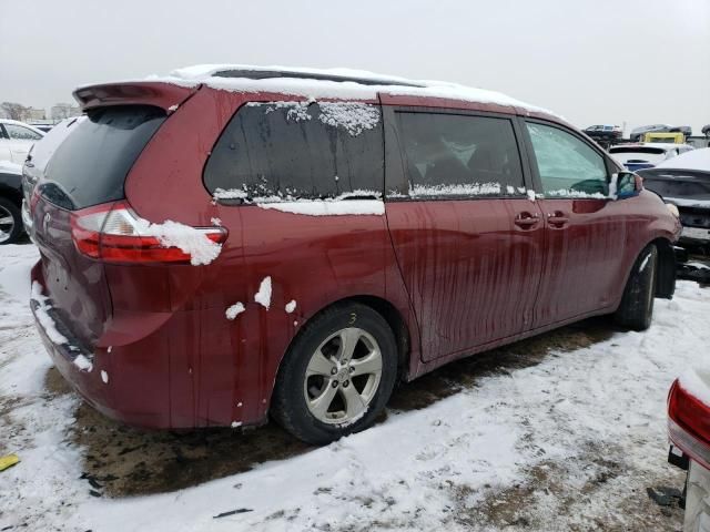 2016 Toyota Sienna LE