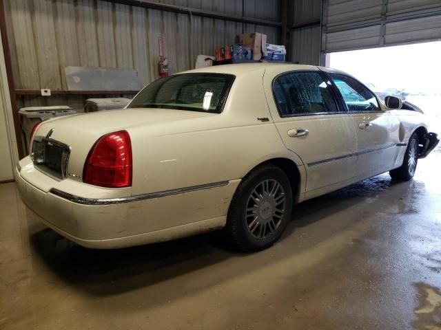 2006 Lincoln Town Car Signature Limited