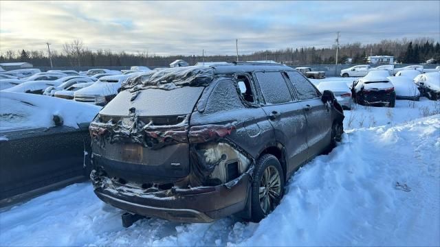 2022 Mitsubishi Outlander SE