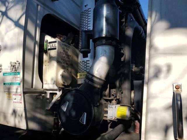 2012 Mack 600 LEU600