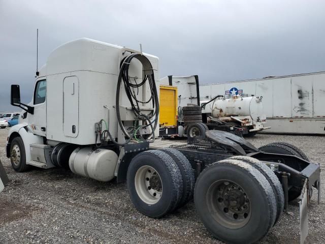 2017 Peterbilt 579