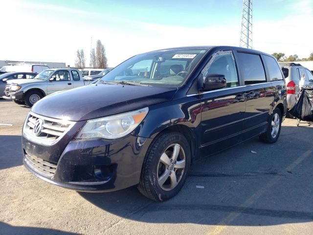 2010 Volkswagen Routan SE