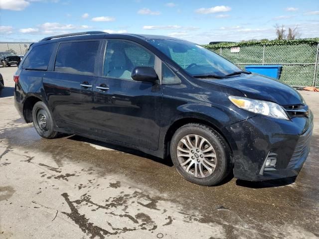 2020 Toyota Sienna XLE