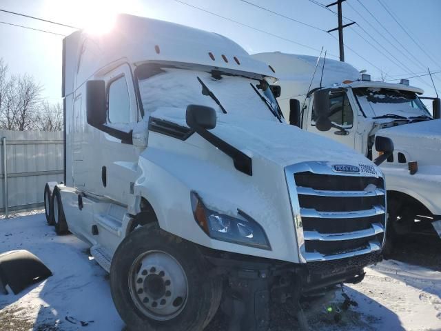 2020 Freightliner Cascadia 126