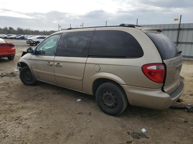 2004 Chrysler Town & Country LX