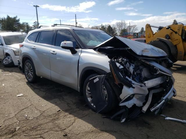 2022 Toyota Highlander Platinum