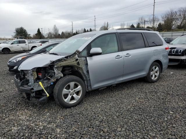 2014 Toyota Sienna LE