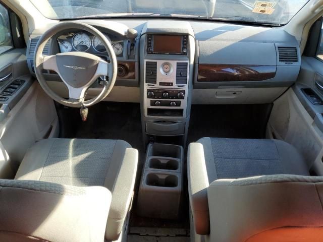 2010 Chrysler Town & Country LX