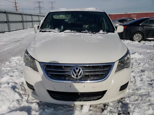 2011 Volkswagen Routan SE