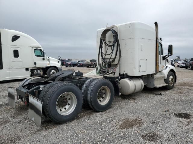 2017 Peterbilt 579