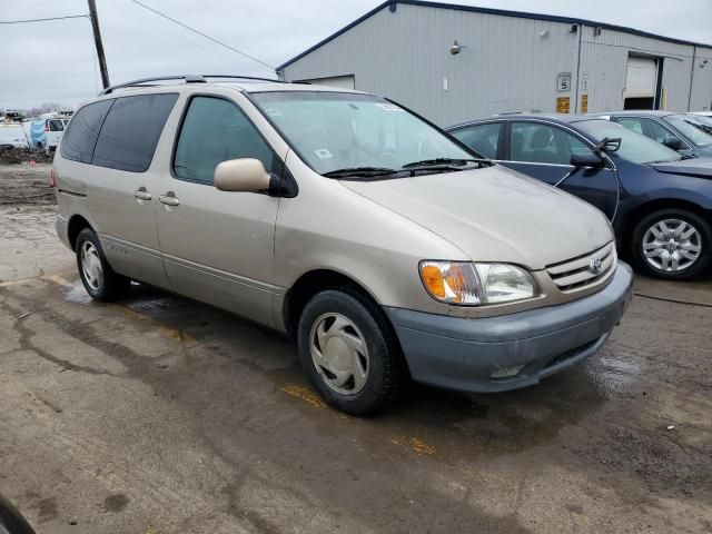 2001 Toyota Sienna LE