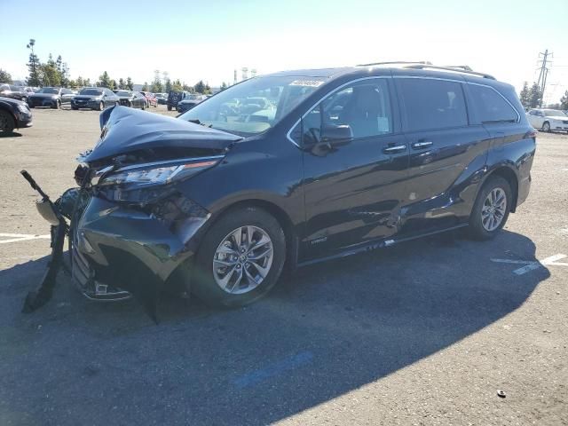 2021 Toyota Sienna XLE