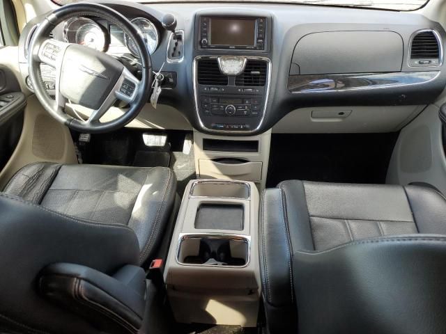 2012 Chrysler Town & Country Touring