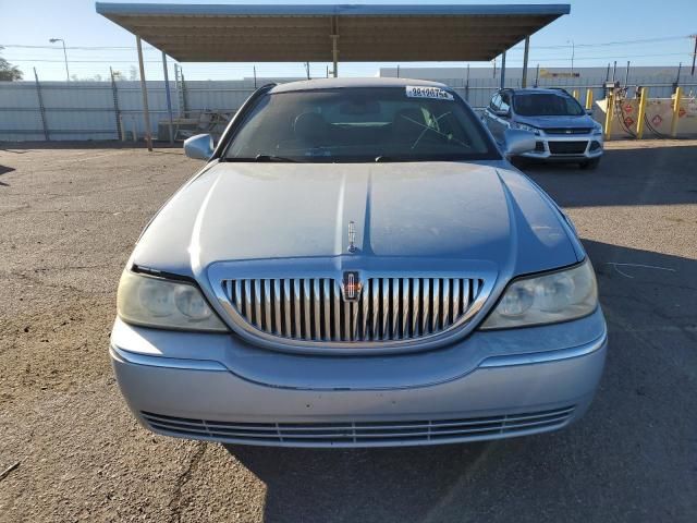 2006 Lincoln Town Car Signature Limited