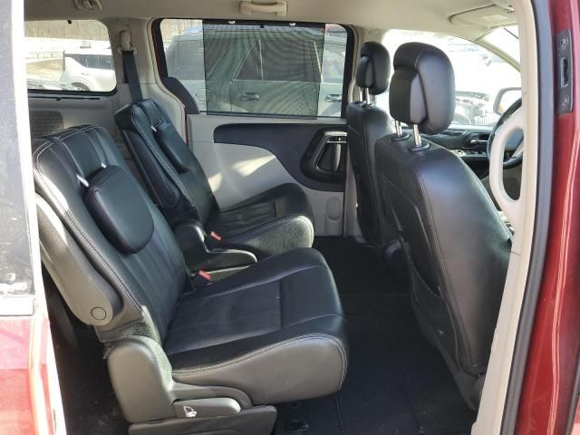 2013 Chrysler Town & Country Touring L