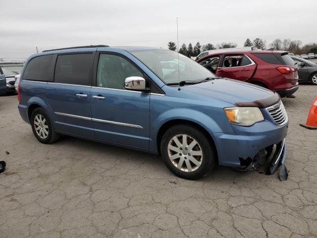 2012 Chrysler Town & Country Touring L