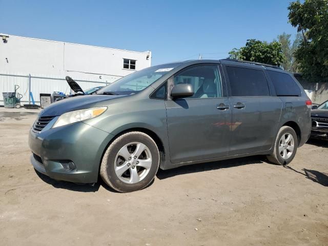 2014 Toyota Sienna LE