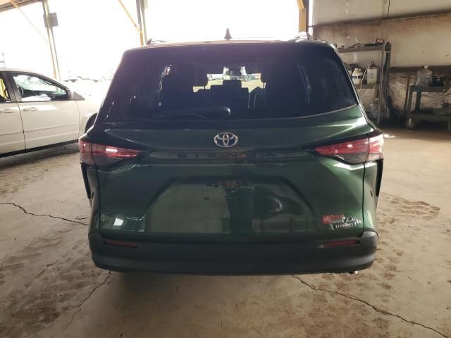 2021 Toyota Sienna LE