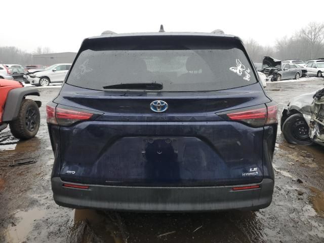 2022 Toyota Sienna LE