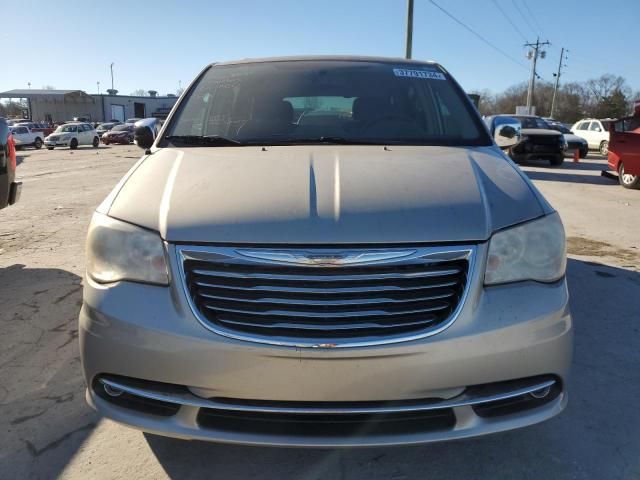 2013 Chrysler Town & Country Touring L