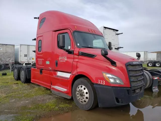 2018 Freightliner Cascadia 126