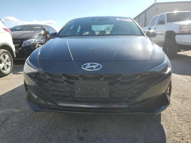 2023 Hyundai Elantra SE