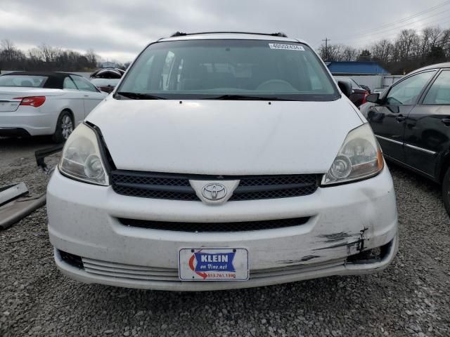 2004 Toyota Sienna CE