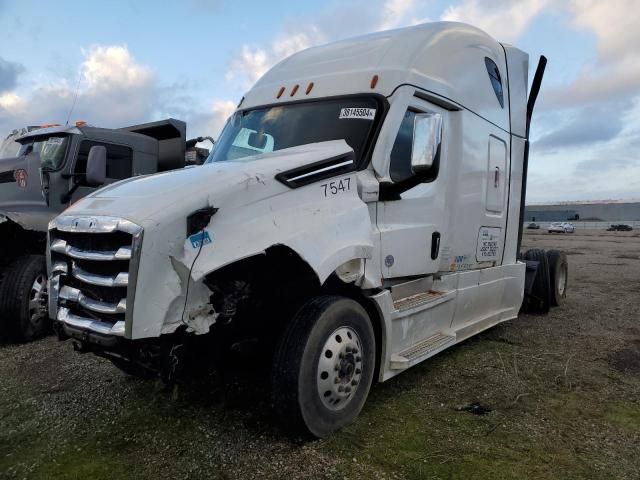 2022 Freightliner Cascadia 126