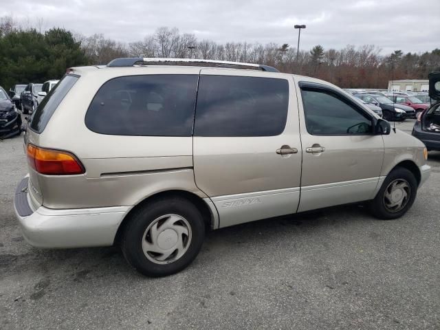 2000 Toyota Sienna LE