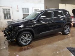 KIA Seltos Vehiculos salvage en venta: 2021 KIA Seltos S