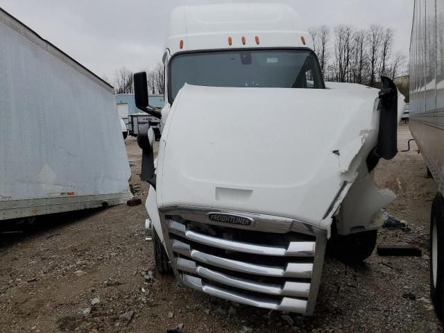 2020 Freightliner Cascadia 126