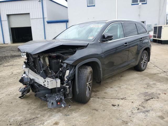 2017 Toyota Highlander SE