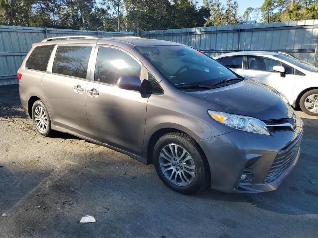 2020 Toyota Sienna XLE