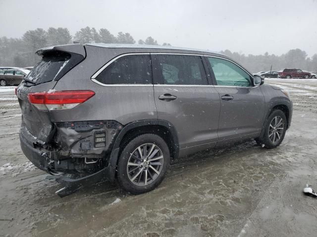 2017 Toyota Highlander SE