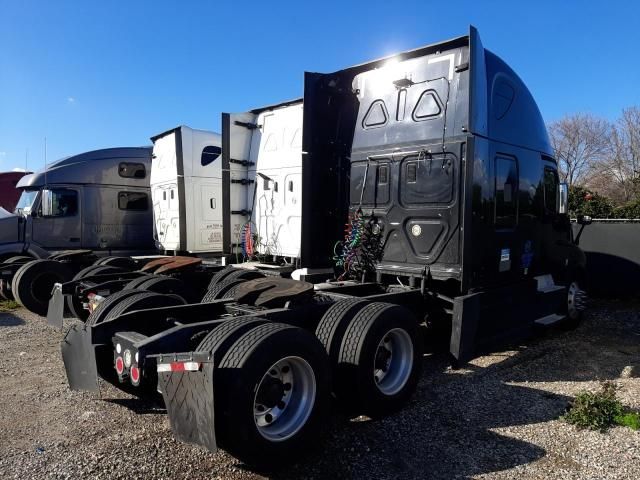 2016 Freightliner Cascadia 113