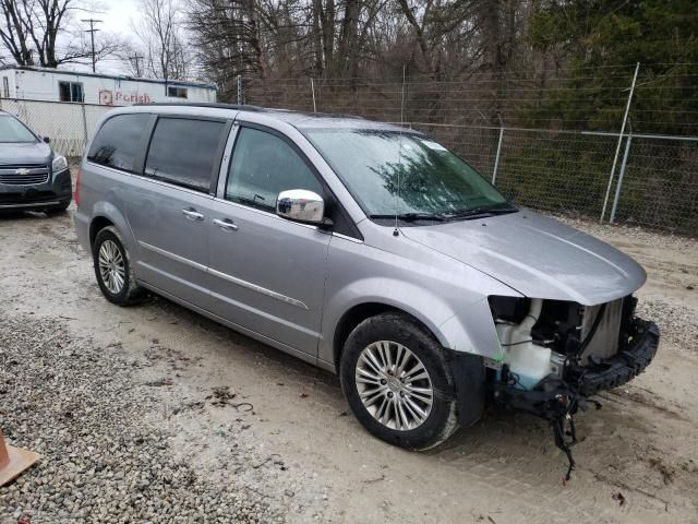 2013 Chrysler Town & Country Touring L